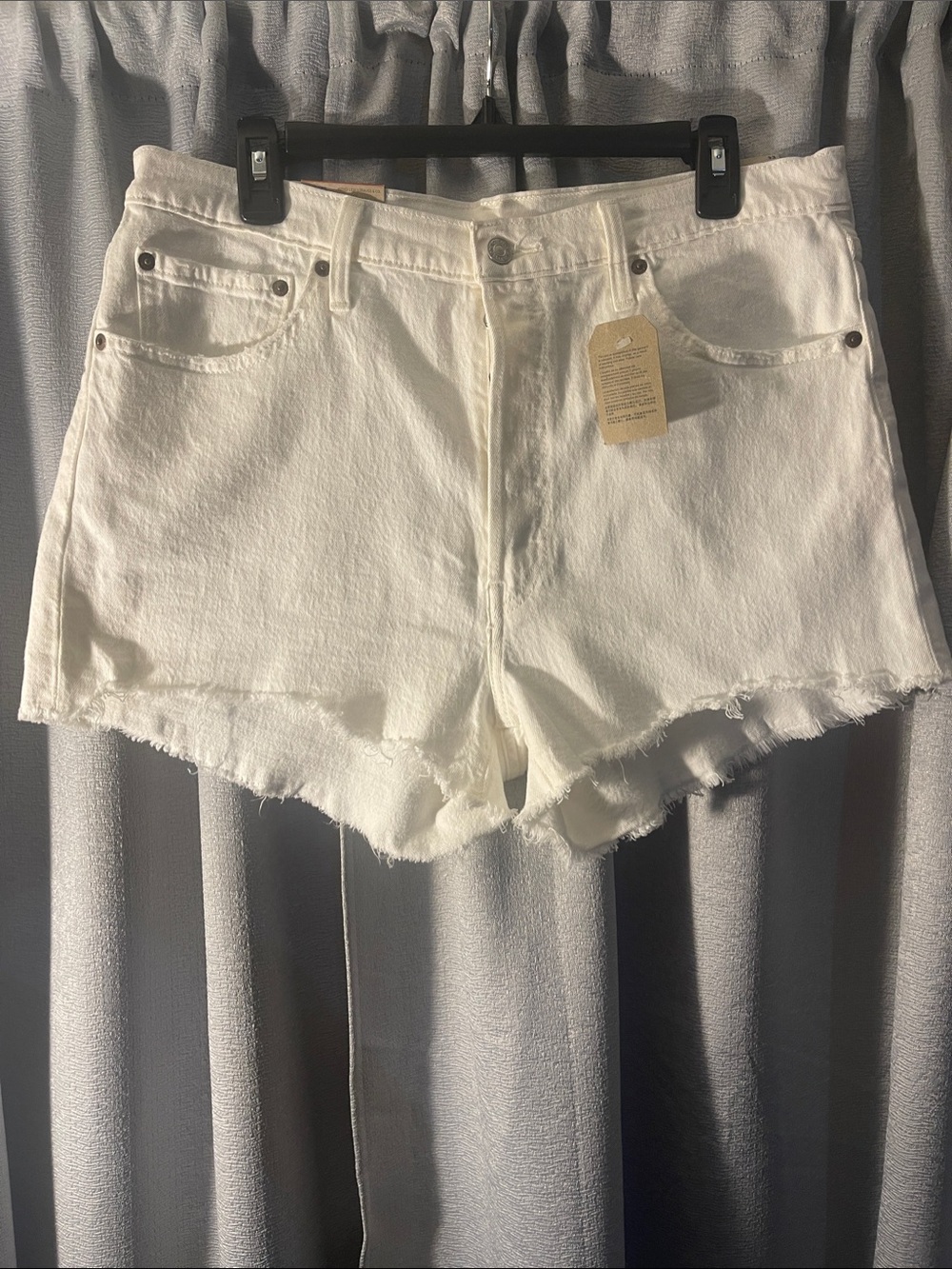 Levi’s 501 Women’s White Denim Frayed Hem Shorts NWT